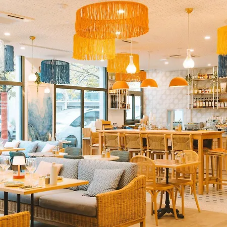 Bikube Coliving - Centre Lumiere Szálloda 4*
